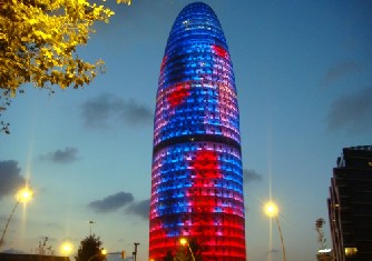 Torre Agbar de noche - Barcelona