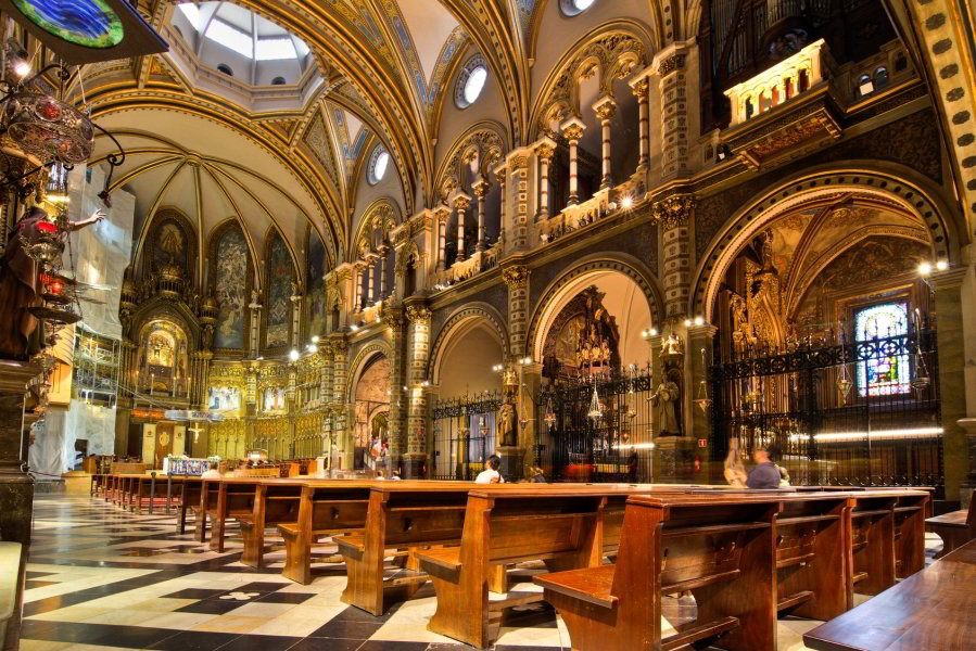 Tour por lo mejor de Barcelona, visita Montjuïc, viaje en Teleférico y excursión a Montserrat